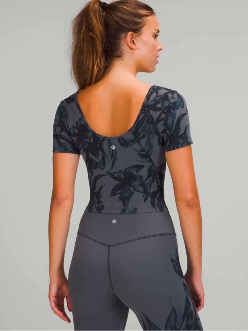Lululemon Align T-shirt
Botanical Bloom Anchor Multi - Grey Black Floral - Picture 4 of 8